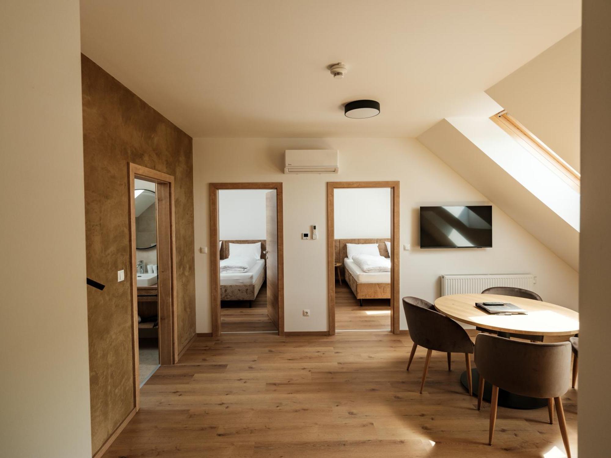 Hotel Neustifter Poysdorf Ngoại thất bức ảnh