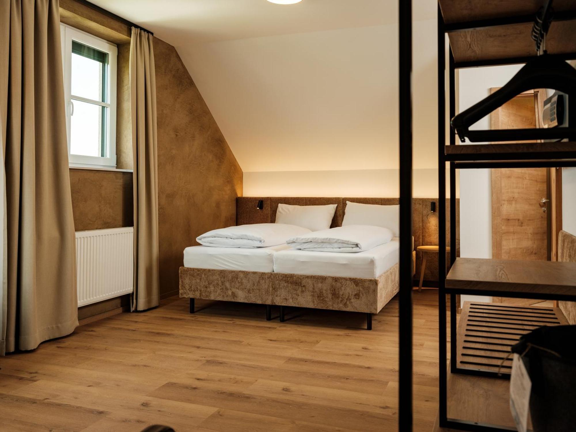 Hotel Neustifter Poysdorf Ngoại thất bức ảnh