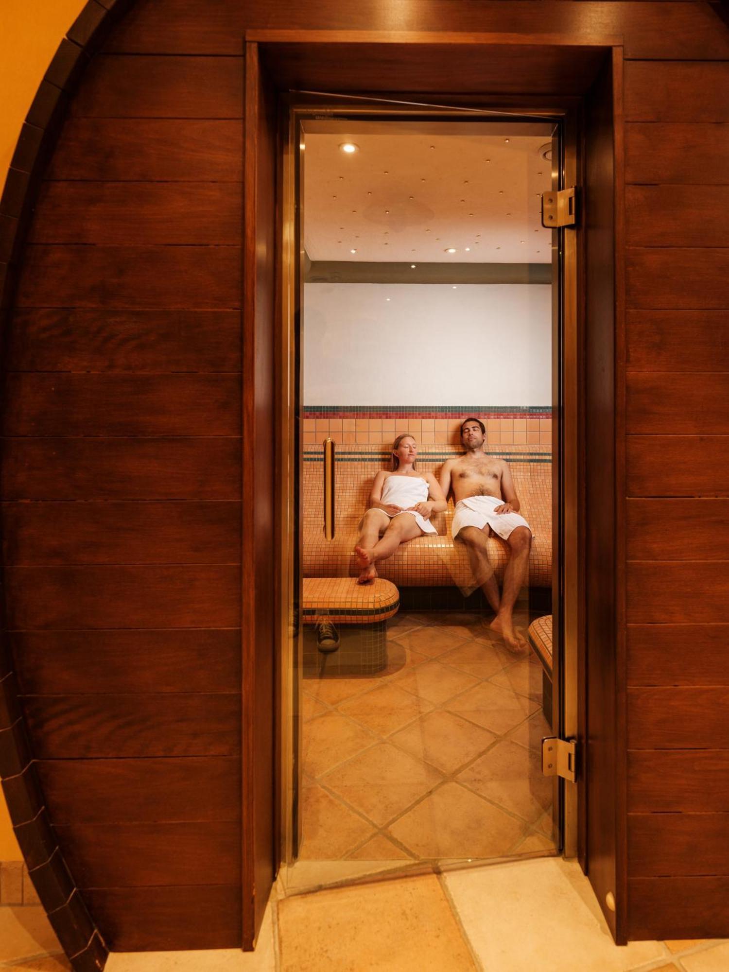 Hotel Neustifter Poysdorf Ngoại thất bức ảnh