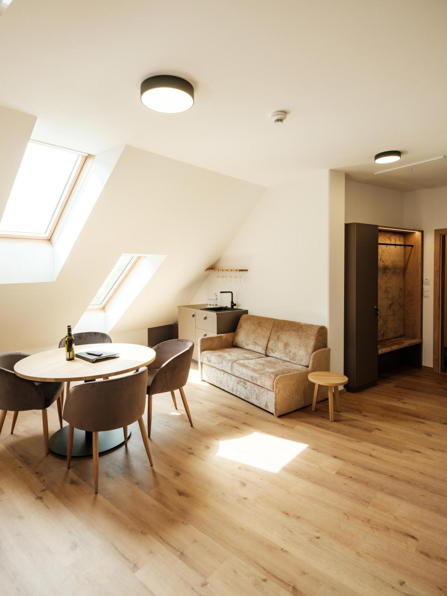 Hotel Neustifter Poysdorf Ngoại thất bức ảnh