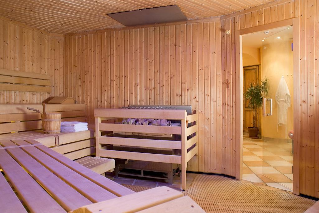 Hotel Neustifter Poysdorf Ngoại thất bức ảnh