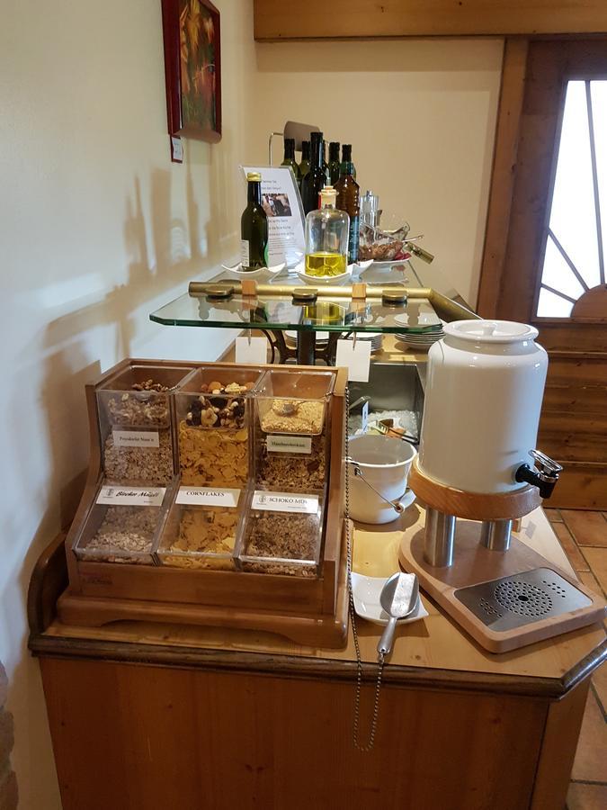 Hotel Neustifter Poysdorf Ngoại thất bức ảnh