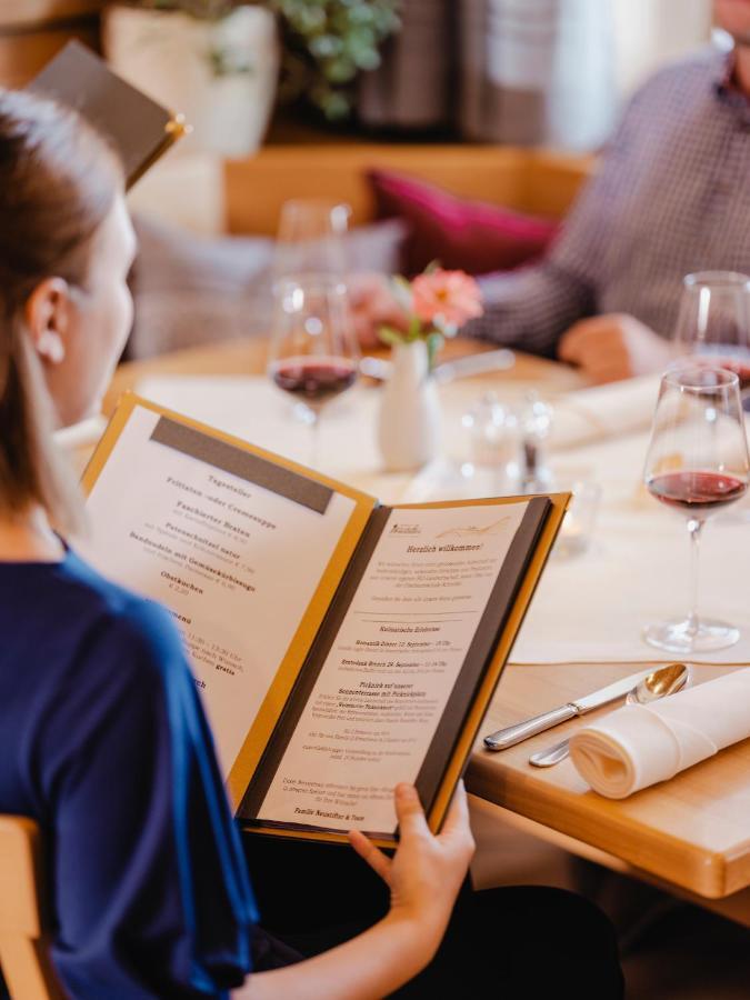 Hotel Neustifter Poysdorf Ngoại thất bức ảnh