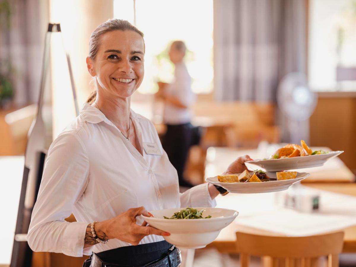 Hotel Neustifter Poysdorf Ngoại thất bức ảnh